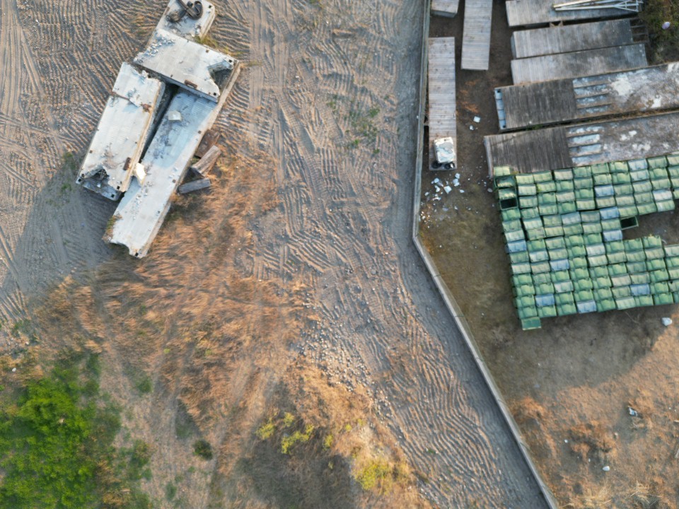 Modelo digital de terreno (MDT) de uma área mapeada.